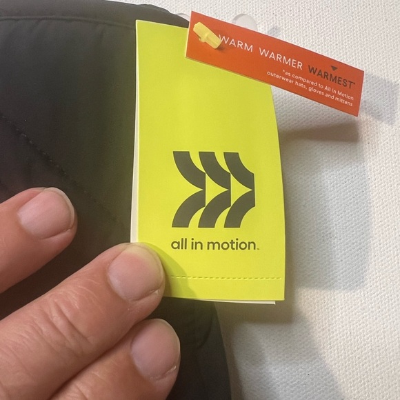 NWT Women's All in Motion Black Winter Ski Gloves Medium/Large (D1) - Picture 2 of 3